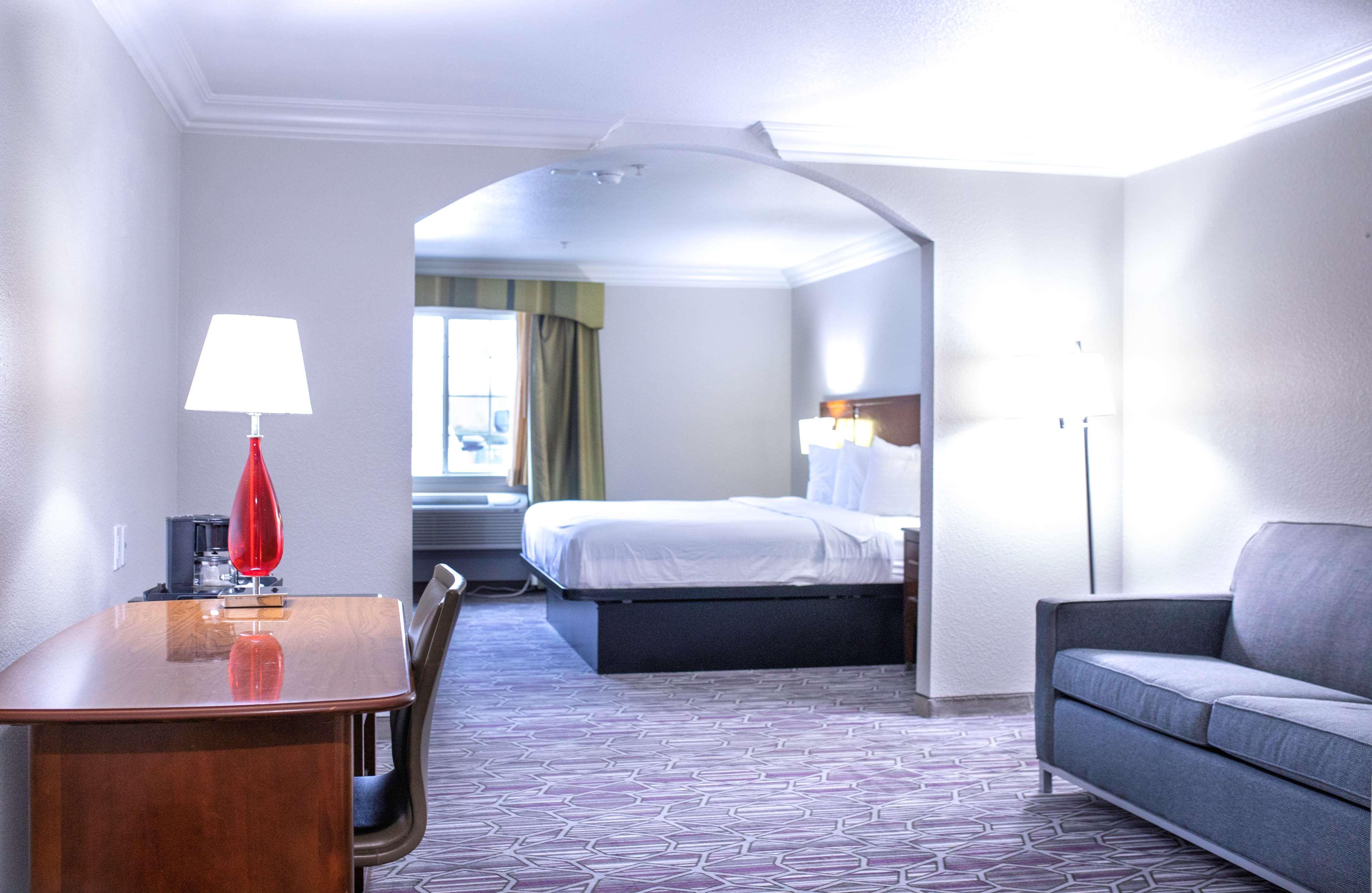 Surestay Plus By Best Western Fort Worth Benbrook Eksteriør billede