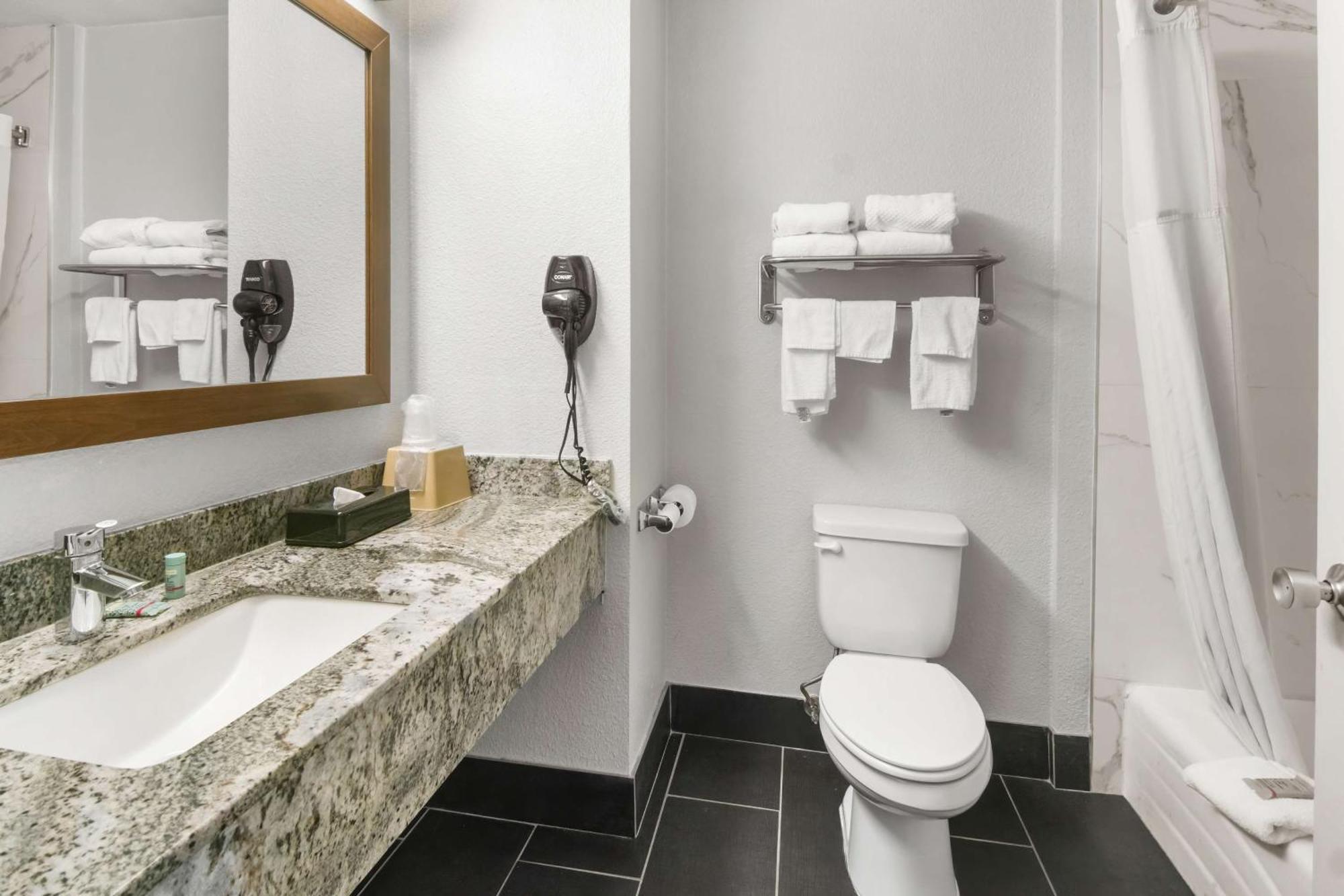 Surestay Plus By Best Western Fort Worth Benbrook Eksteriør billede