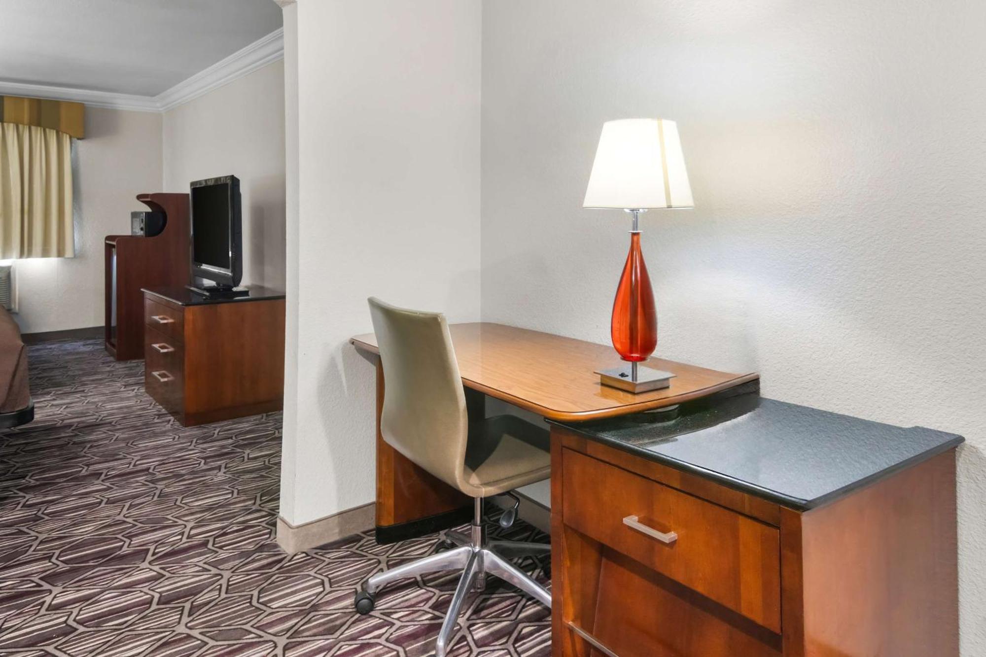 Surestay Plus By Best Western Fort Worth Benbrook Eksteriør billede
