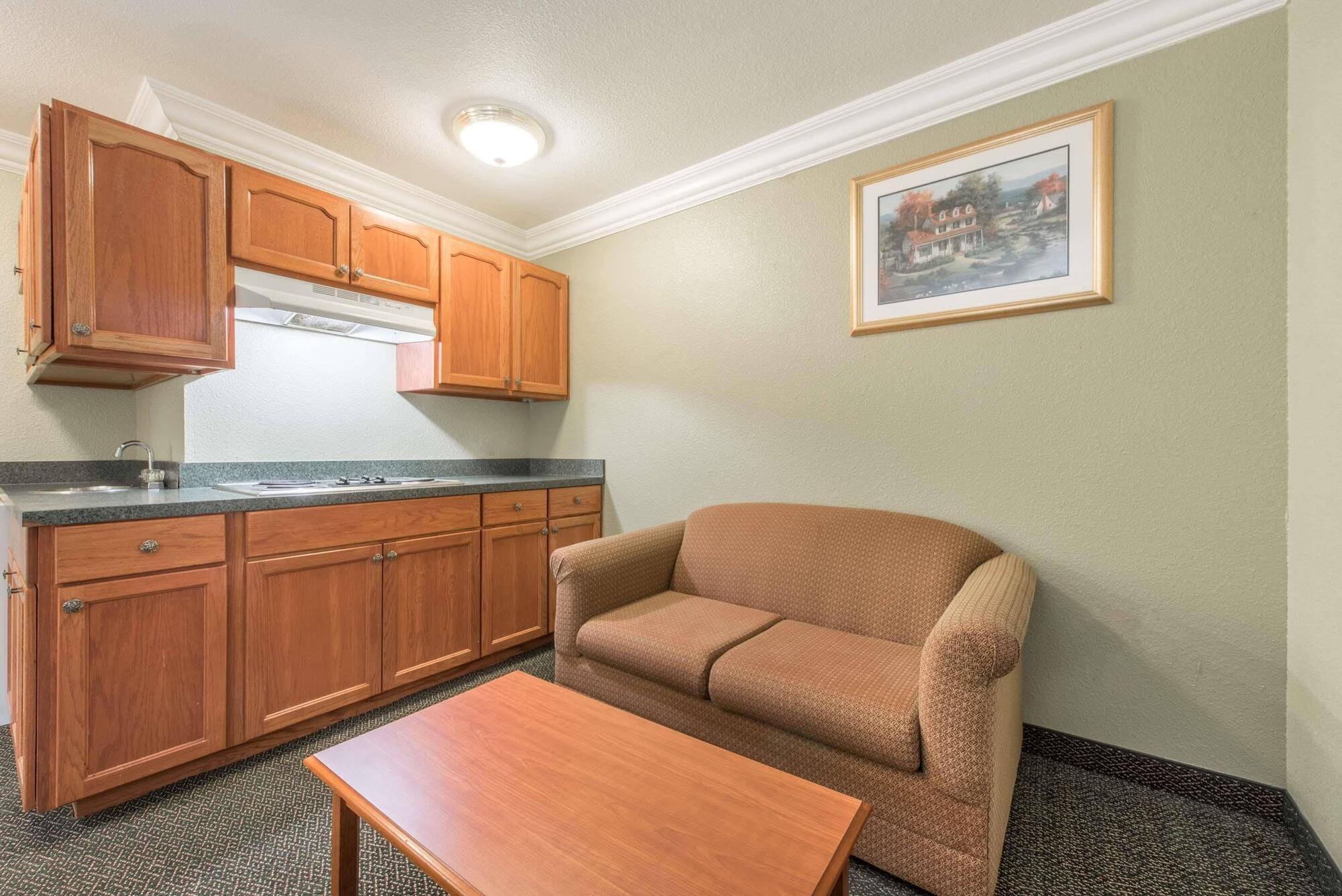 Surestay Plus By Best Western Fort Worth Benbrook Eksteriør billede